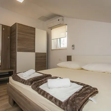 Apartments Marin Trogir Exterior photo